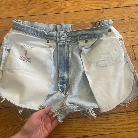 Vintage levi’s 505 zipper shorts distressed hem jorts - Picture 4 of 4